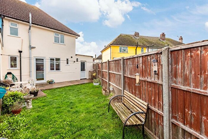 2 Bedroom Property For Sale In Orient Road, Lancing, BN15