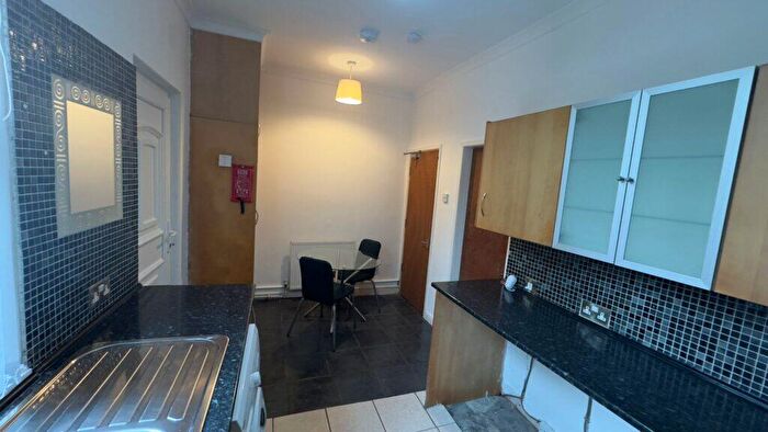 2 Bedroom End Of Terrace House To Rent In Rothay Road, Sheffield, S4