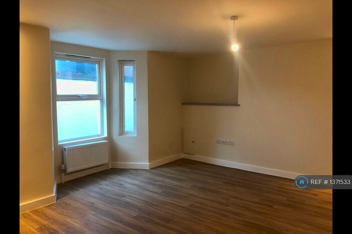 1 Bedroom Flat To Rent In Waddon New Road, Croydon, CR0