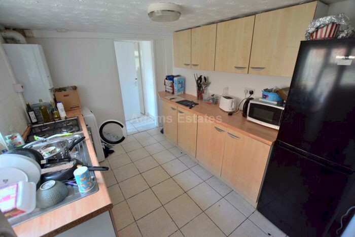 4 Bedroom Terraced House To Rent In Donnington Road, Reading, RG1