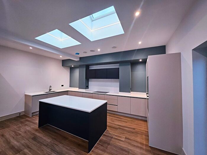 3 Bedroom Flat To Rent In Boughton, Chester, CH3