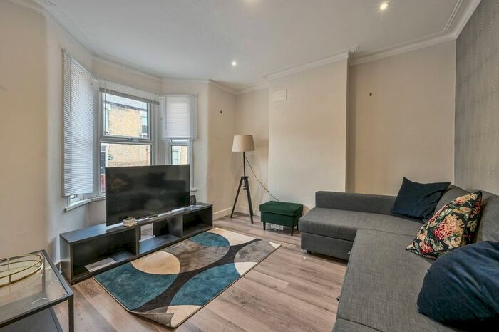 2 Bedroom Flat To Rent In Carson Road, Plaistow, London, E16