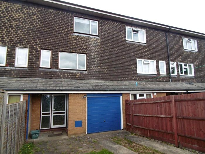 3 Bedroom Terraced House To Rent In Melrose Walk, Basingstoke, RG24