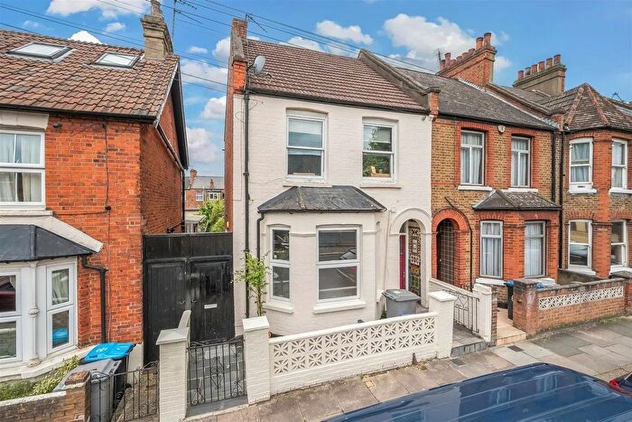 2 Bedroom Flat To Rent In Villiers Road, Willesden Green, NW2