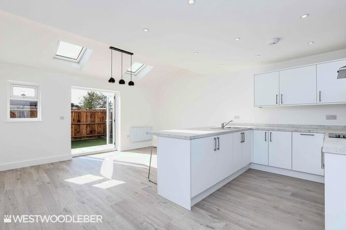 1 Bedroom Maisonette To Rent In Aylsham Road, Hoddesdon, EN11