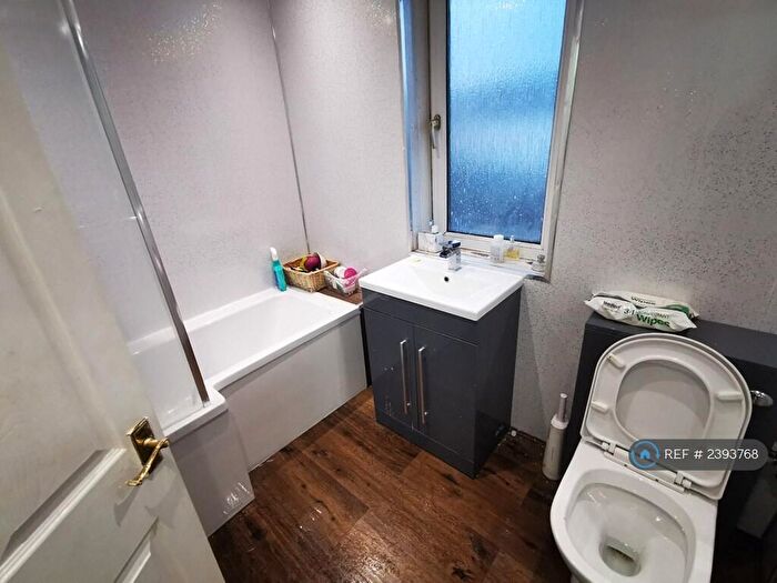 3 Bedroom Semi-Detached House To Rent In Gartcraig Road, Glasgow, G33