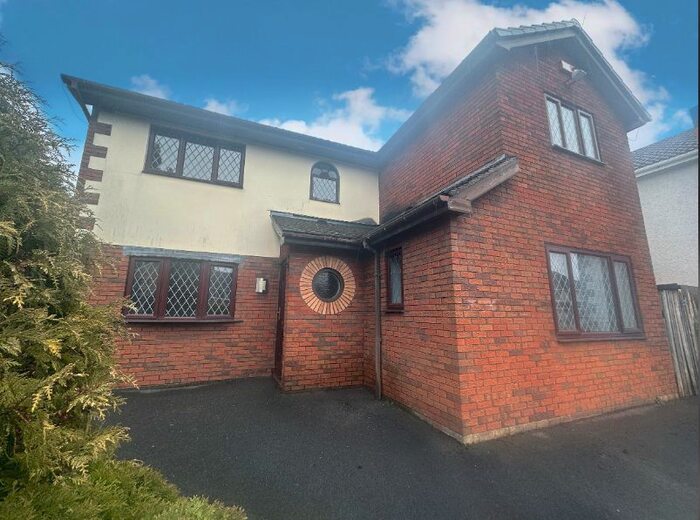 4 Bedroom Property To Rent In Highfield Place, Sarn, Bridgend, CF32