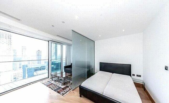 Flat To Rent In Arena Tower, Crossharbour Plaza, E14