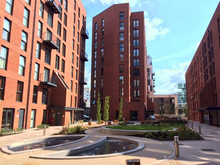 3 Bedroom Flat To Rent In Alto, Sillavan Way, Manchester, Greater Manchester, M3