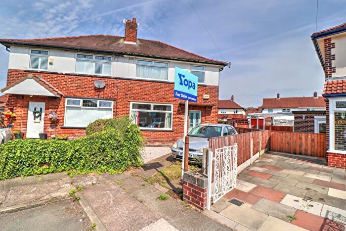 3 Bedroom Semi Detached House For Sale In Ash Grove, Manchester, M32