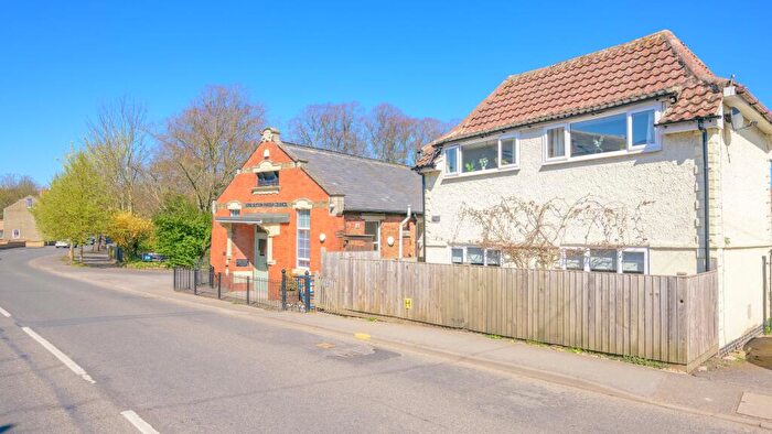 2 Bedroom Detached House For Sale In London Road, Long Sutton, Spalding, PE12