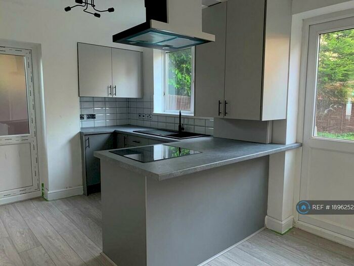 3 Bedroom Semi-Detached House To Rent In Hough Road, Birmingham, B14