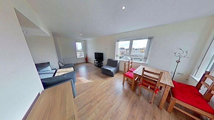 2 Bedroom Flat To Rent In Colonsay Close, Edinburgh, EH5