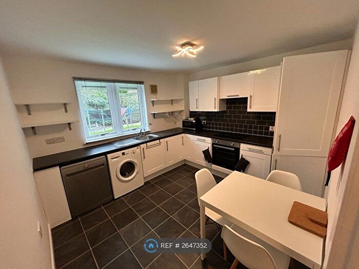 3 Bedroom Flat To Rent In Easter Dalry Wynd, Edinburgh, EH11