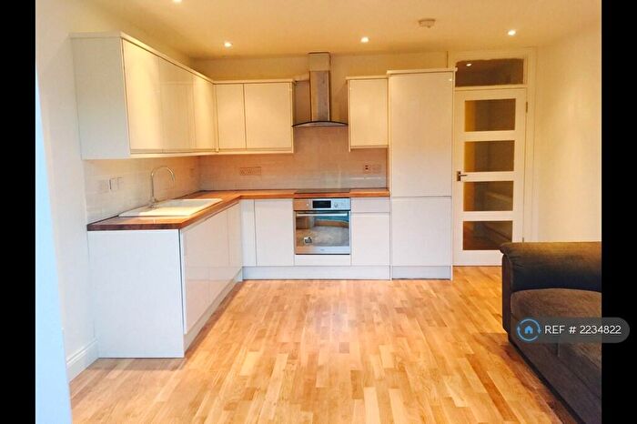 2 Bedroom Flat To Rent In Vicarage Grove, Camberwell Brixton, Oval Elephant & Castle, SE5