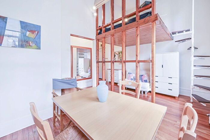 Studio To Rent In Ground Floor, Flat A, Cornwall Gardens, South Kensington, London, SW7