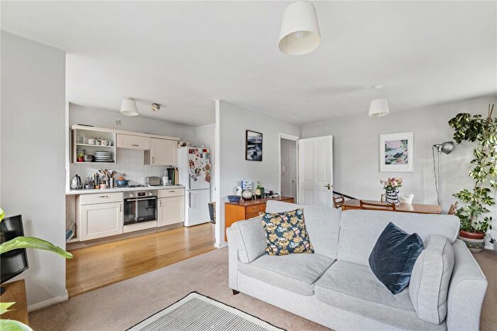 1 Bedroom Flat To Rent In Wightman Road, Harringay, London, N4