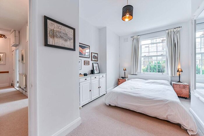 2 Bedroom Maisonette For Sale In Freedom Street, Battersea, London, SW11