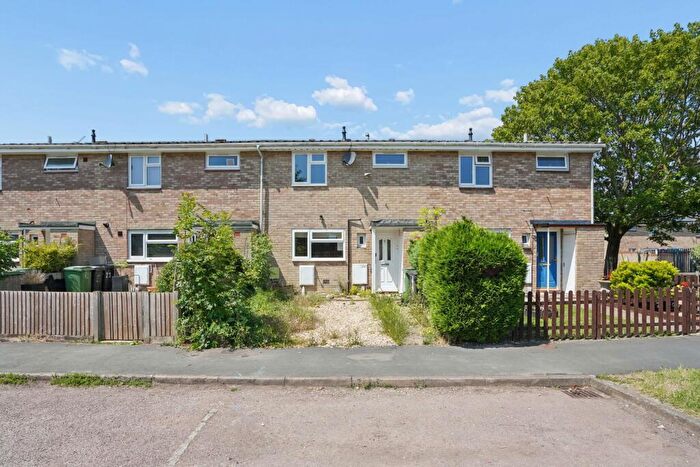3 Bedroom Terraced House For Sale In Ashdown Way, Grove, OX12