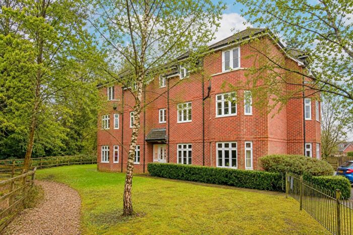 2 Bedroom Apartment For Sale In Rowlock Gardens, Hermitage, Thatcham, Berkshire, RG18