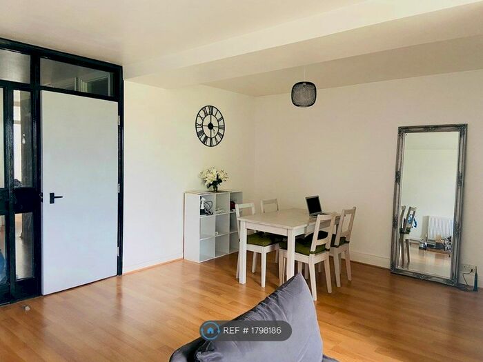 2 Bedroom Flat To Rent In Westmeath House, London, NW2