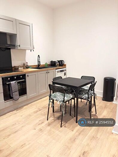1 Bedroom Flat To Rent In Tudor House, Brighouse, HD6