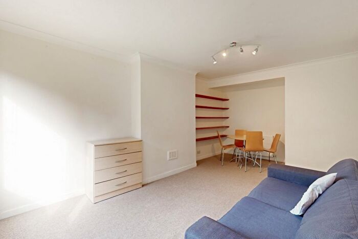 1 Bedroom Flat To Rent In Oxford Gardens, Ladbroke Grove, W10
