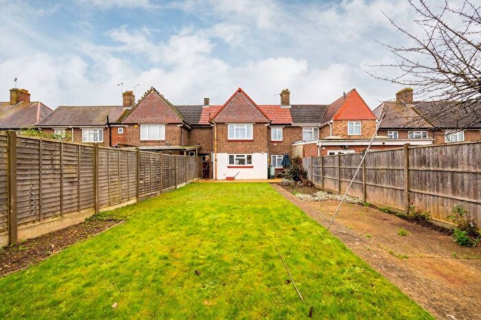 3 Bedroom Terraced House For Sale In Wesley Avenue, Hounslow, TW3