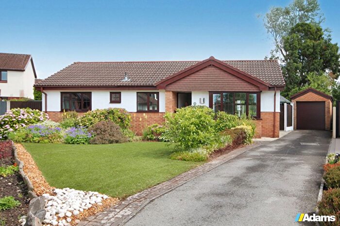 3 Bedroom Bungalow For Sale In Gainford Close, Parklands, Widnes, WA8