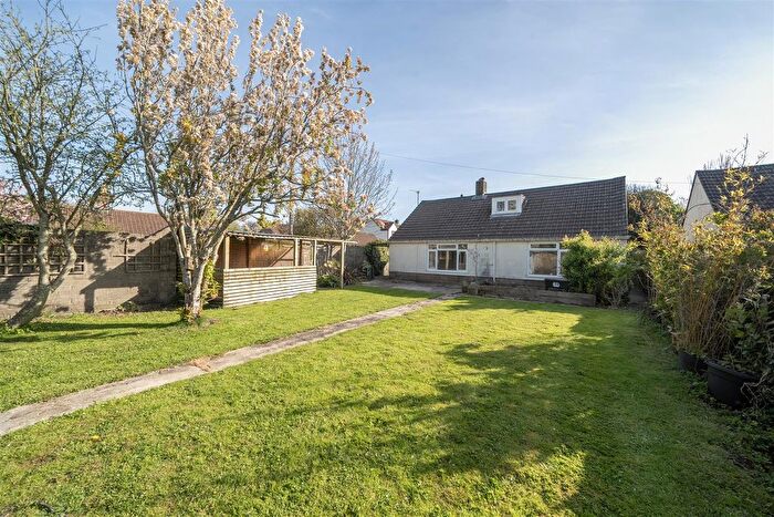 2 Bedroom Detached Bungalow For Sale In South Drive, Cattistock, Dorchester, DT2