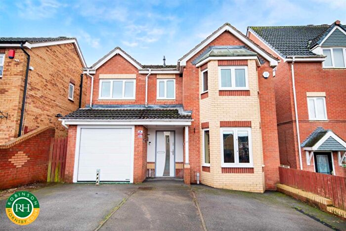 4 Bedroom Detached House For Sale In Reeves Way, Armthorpe, Doncaster, DN3