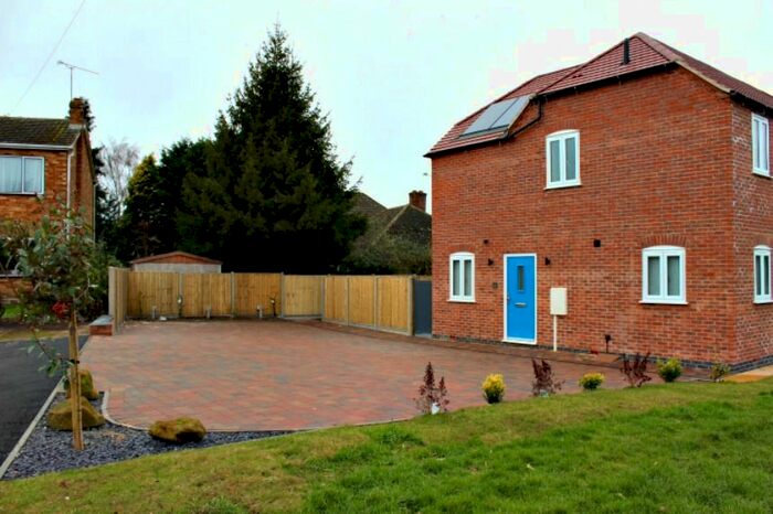 3 Bedroom Semi-Detached House To Rent In Frances Road, Harbury, CV33