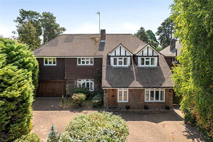 5 Bedroom Detached House For Sale In Beverley Close, Camberley, Surrey, GU15