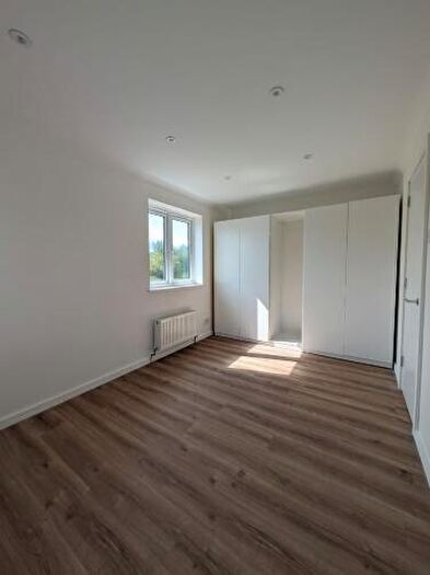 1 Bedroom End Of Terrace House To Rent In Lichfield Road, London, NW2