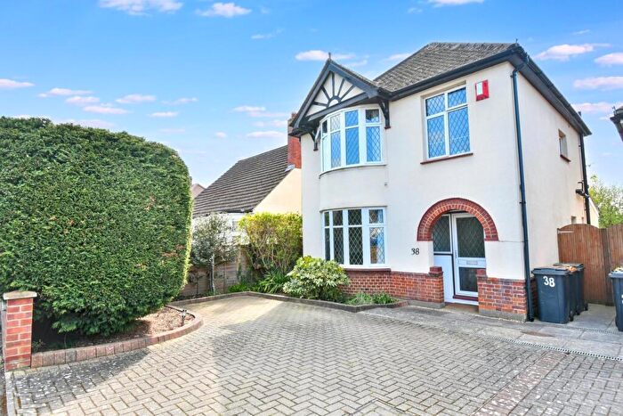 3 Bedroom Detached House For Sale In Chantry Avenue, Kempston, Bedford, MK42