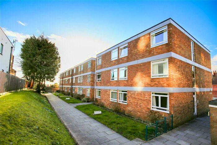 3 Bedroom Apartment For Sale In Falcon Court, Southfield Road, Westbury-On-Trym, Bristol, BS9
