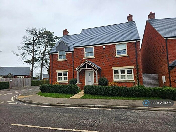 3 Bedroom Detached House To Rent In High Street North, Stewkley, LU7
