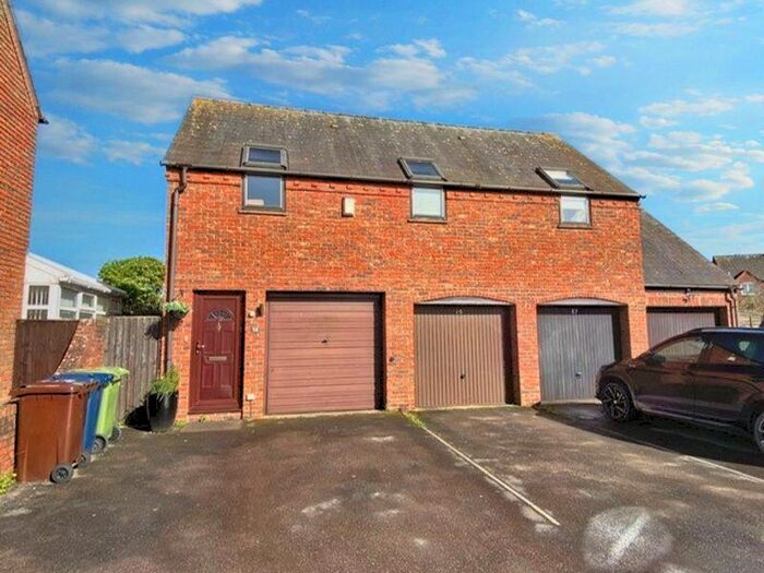 1 Bedroom Coach House To Rent In Green Meadow Bank, Cheltenham, GL52