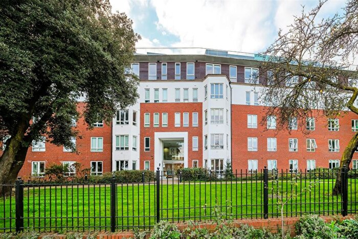 2 Bedroom Flat To Rent In Regecy Court, High Road, London, E18