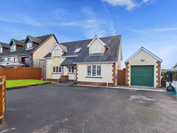 4 Bedroom Detached House For Sale In Bancycapel, Carmarthen, SA32