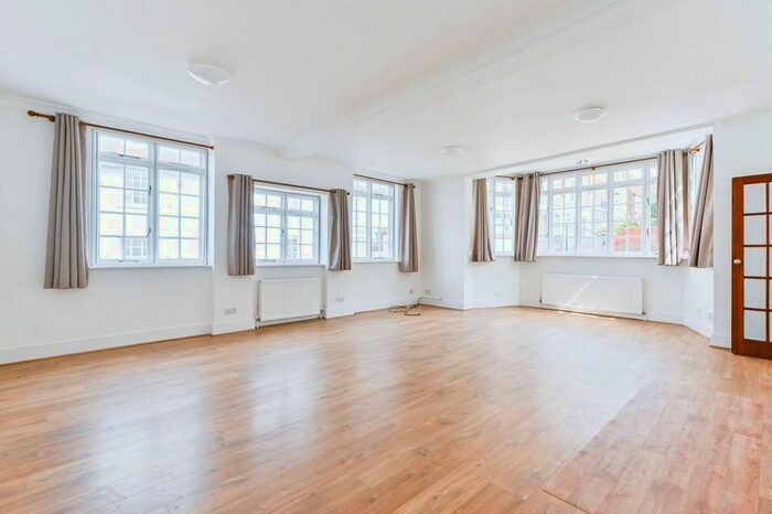3 Bedroom Flat To Rent In West Street, Harrow On The Hill, Harrow, HA1