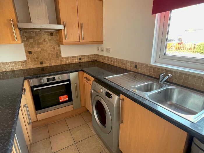 1 Bedroom Flat To Rent In Swallowfield, Werrington, Peterborough, PE4