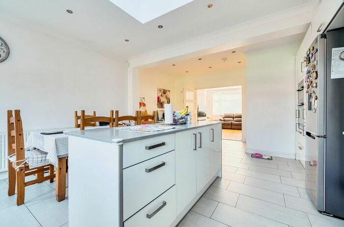 3 Bedroom Terraced House To Rent In Connaught Avenue, Enfield, EN1