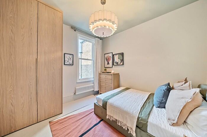 1 Bedroom House Of Multiple Occupation To Rent In Gaskarth Road, London, SW12