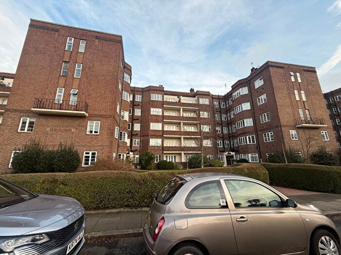 2 Bedroom Flat To Rent In Chiswick Village, London, W4