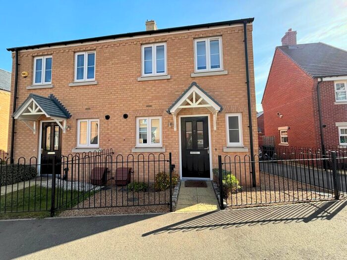 2 Bedroom Semi-Detached House To Rent In Maskin Drive, Biggleswade, SG18