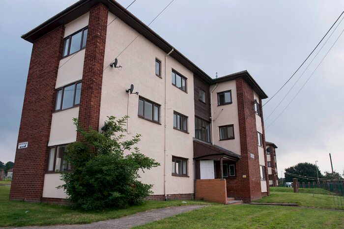 2 Bedroom Apartment To Rent In Kingsdale Court, Leeds, West Yorkshire, LS14