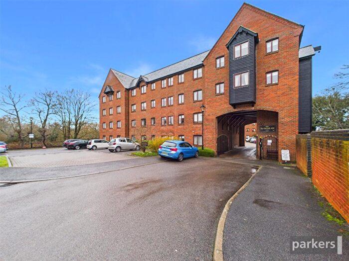 1 Bedroom Apartment For Sale In Silk Lane, Twyford, Reading, Berkshire, RG10