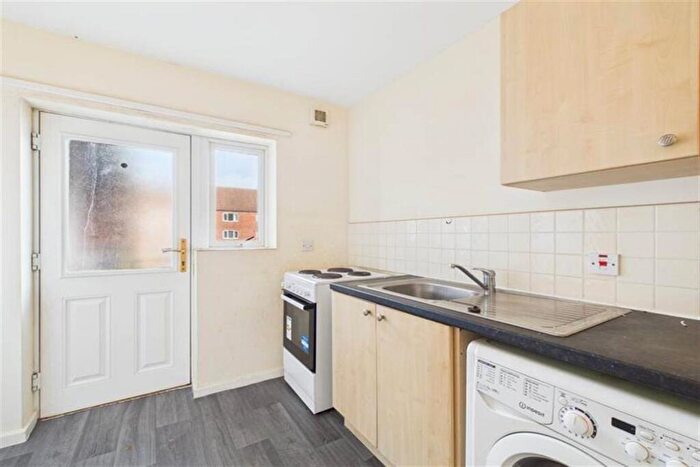 2 Bedroom Property To Rent In Kirkley Lodge, Park Avenue, Newcastle Upon Tyne, NE3