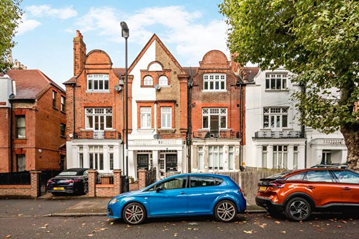 2 Bedroom Apartment For Sale In St Margarets Road, London, SE4